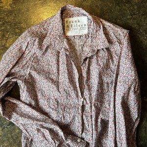 Frank and Eileen Button Down Shirt. Like New.